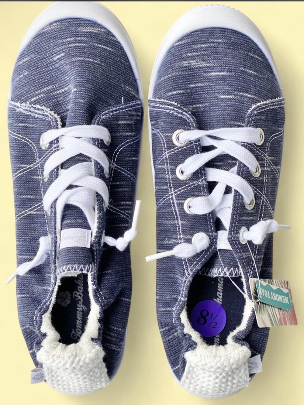 Tommy Bahama Memory Foam No Tie Sneakers  Size 8.5 NWT